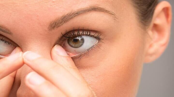 Infekcija oka – Koji su mogući uzroci i simptomi, kako se leči i koje se mere prevencije?