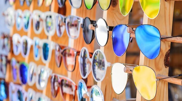 Jeftine naočare za sunce – Kada su dobar, a kada loš izbor?