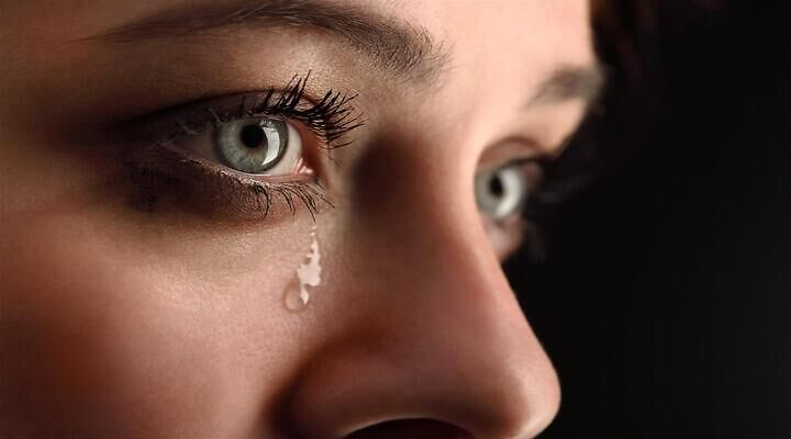 Suze – Vrste, kako nastaju, krokodilske suze i još mnogo toga